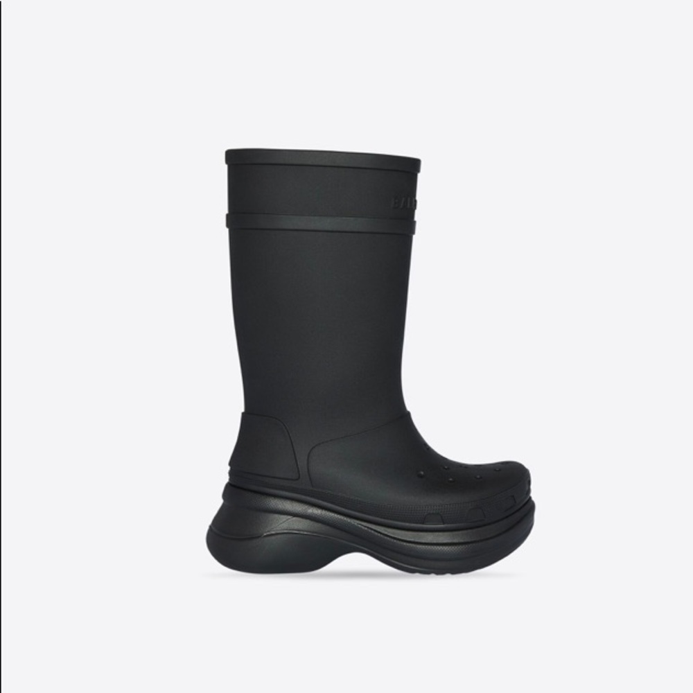 Balenciaga WOMEN'S CROCS BOOT IN BLACK

Crocs Boot in black rubber EU size 37